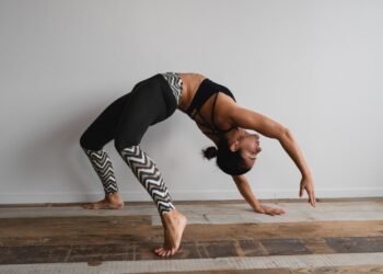 Quali pratiche Kundalini Yoga possono influenzare l’energia interiore?