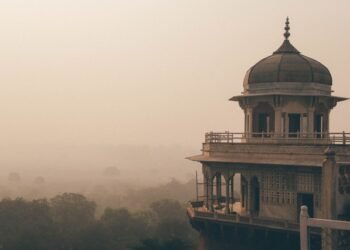 Quali tradizioni culturali influenzano la pratica Yoga?